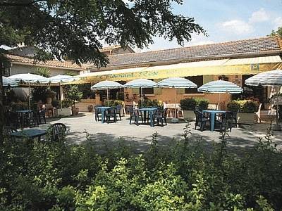 Logis Hotel Restaurant Le Flamant Rose Camargue Albaron Bagian luar foto